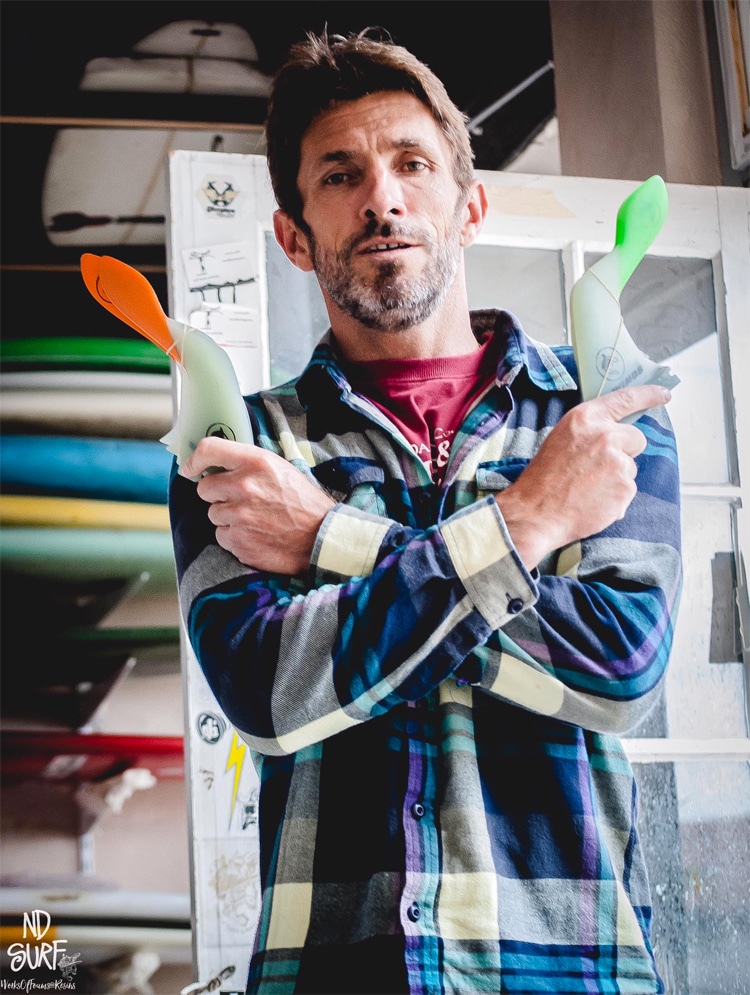 Xabi Lafitte: the co-founder of S-Wings with two test fins used in ND Surf boards | Photo: ND Surf